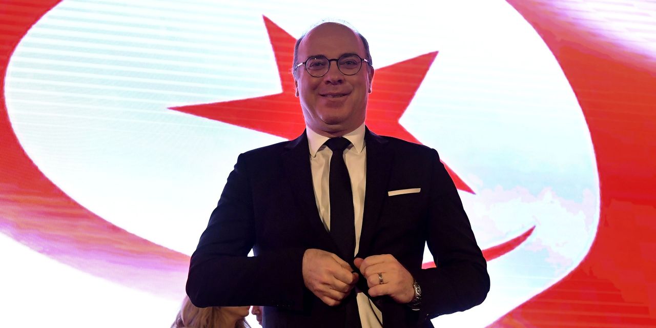 Tunisie, le chef du gouvernement jette l’éponge