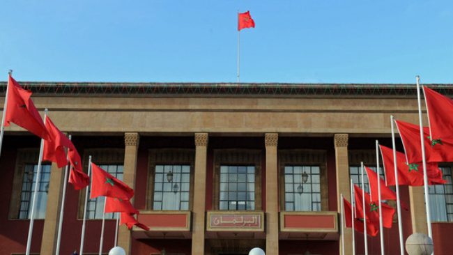 Parlement. Servir au lieu de se servir