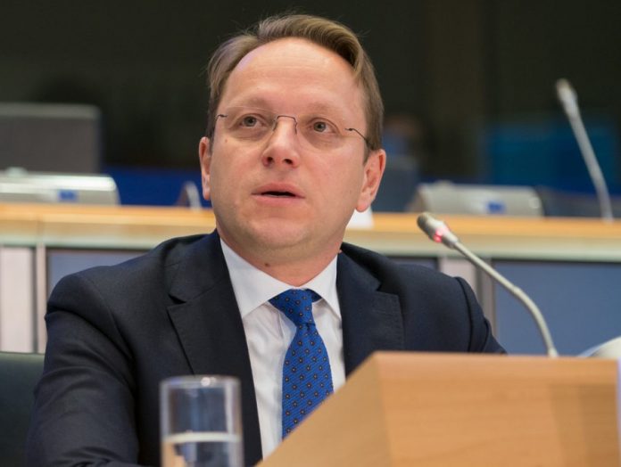 Le Commissaire européen chargé du Voisinage et de l’Elargissement salue l’attachement du Maroc au cessez-le-feu