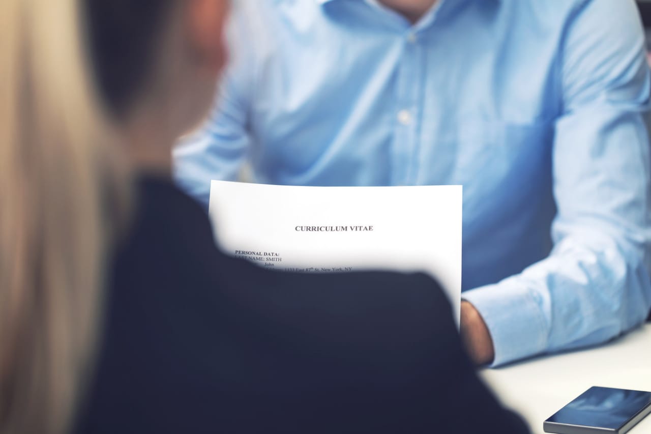 France: plus de 320 mille emplois détruits dans le privé en 2020 (Insee)