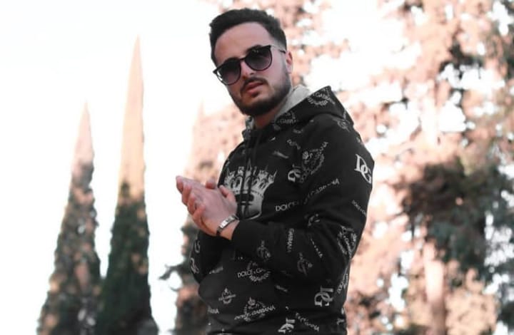 Elglizy – l’enfant de taza qui chante l’espoir!