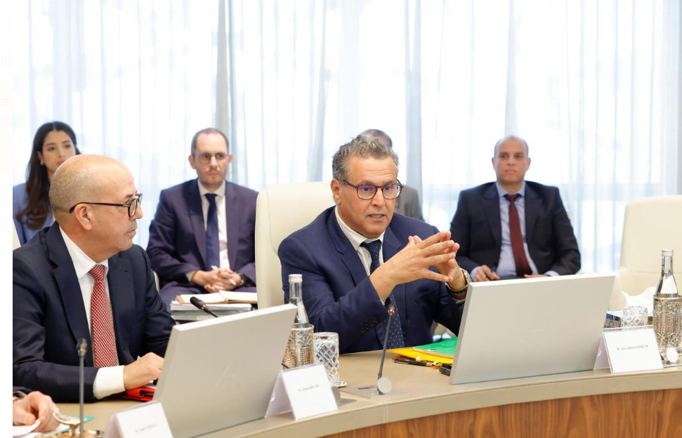Akhennouch préside une réunion pour suivre l&rsquo;exécution de la feuille de route du secteur de l’emploi et renforcer les opportunités pour les groupes vulnérables.