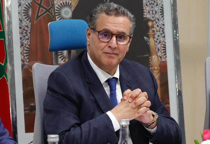 Le gouvernement mise sur le dialogue social pour traduire de grands engagements financiers en améliorations concrètes pour les travailleurs.