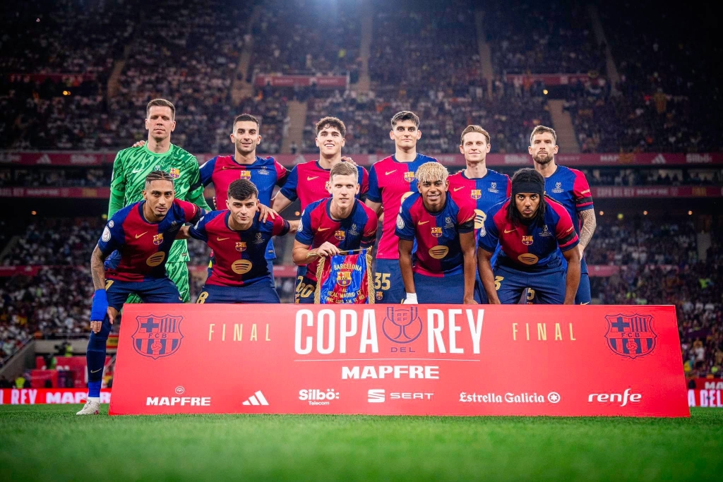 Le FC Barcelone remporte la Coupe du Roi en battant le Real Madrid.