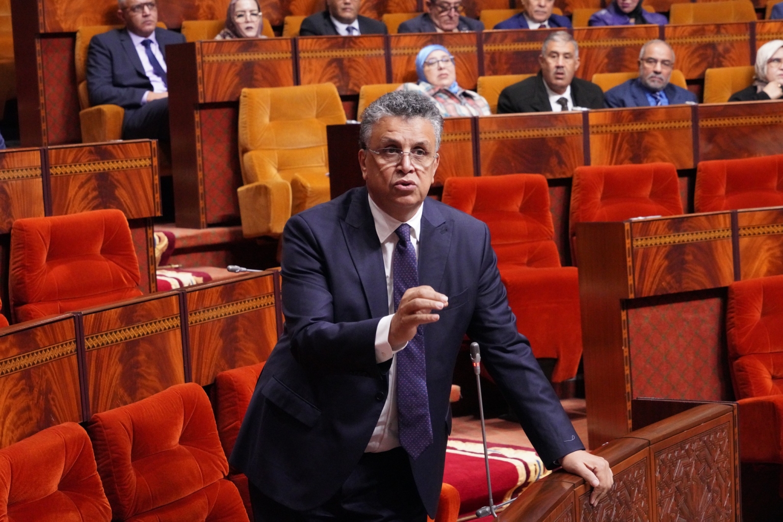 Wahbi annonce l&rsquo;abrogation des délits liés aux chèques entre époux et assouplit les sanctions pour les chèques sans provision