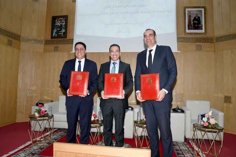 signature d une convention cadre entre Chambres d Artisanat secretaire d Etat charge de l Artisanat et de l economie sociale et solidaire Lahcen Essaadi