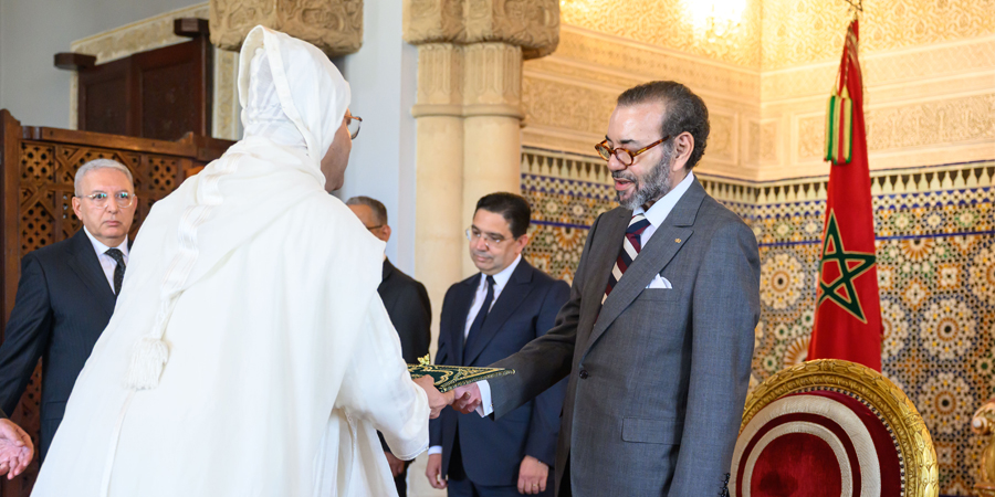 الملك و سفراء جدد