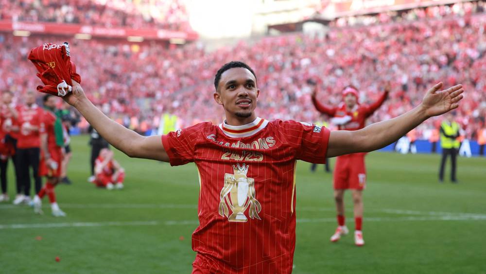 Officiellement… Arnold fait ses adieux à Liverpool après vingt ans de fidélité et se rapproche du Real Madrid.