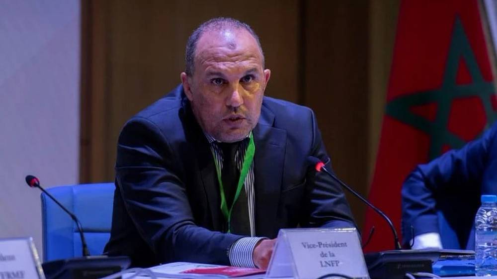 La ligue professionnelle met en garde les clubs de première division contre la promotion de services électroniques non autorisés.