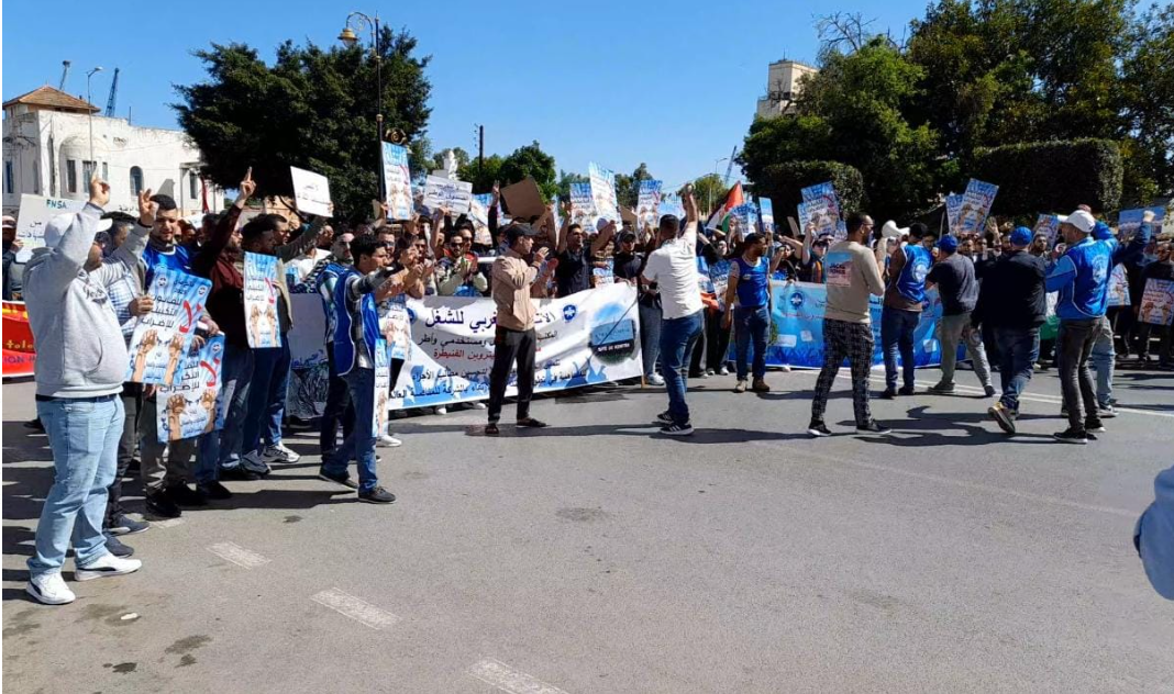 Les employés de Peugeot Citroën à Kénitra revendiquent justice et amélioration des conditions de travail.