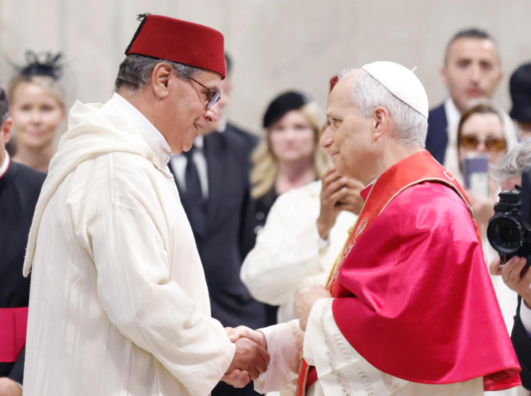Akhennouch représente le roi Mohammed VI lors de la cérémonie d&rsquo;intronisation du pape Léon XIV au Vatican.