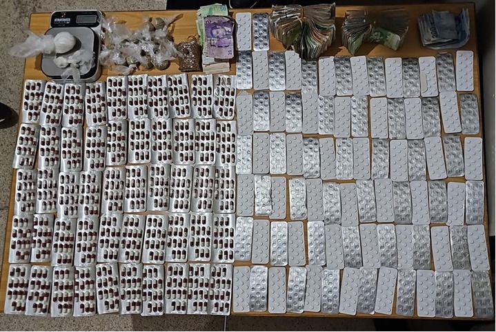 Quatre personnes arrêtées à Salé pour suspicion de trafic de drogue et de falsification.