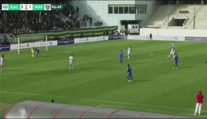 Le club de Kenitra renverse la situation et assure son maintien en division deux avec une victoire palpitante.