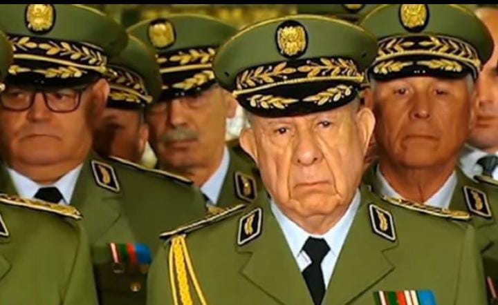 Tentatives de coup d’État silencieux secouent l’armée algérienne et révèlent le conflit entre généraux pour le pouvoir.