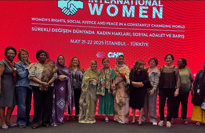 Participation sans précédent de « Saharouis pour la Paix » à une conférence internationale remettant en question la narration du Polisario