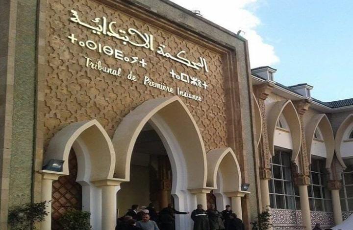 Scandale d&rsquo;agression sexuelle sur mineur dans un hôtel classé à Kénitra : Révélation d&rsquo;un réseau de prostitution et d&rsquo;alcool, l&rsquo;affaire renvoyée au tribunal.
