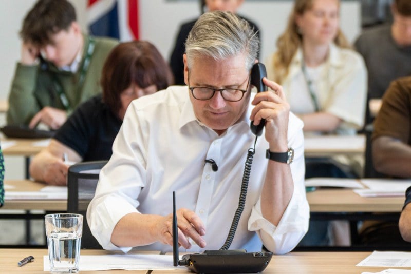 Un homme de vingt ans arrêté pour avoir incendié la maison du Premier ministre britannique