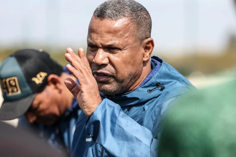 Lassaâd Chabbi critique l&rsquo;arbitrage après le match nul du Raja contre l&rsquo;Ittihad de Taza.