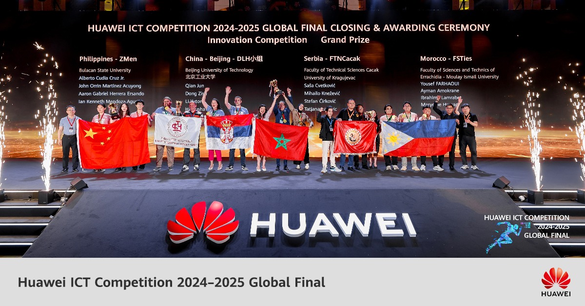 Parmi eux, le Maroc : Remise de prix aux équipes internationales lors de la finale du concours Huawei ICT 2024–2025.