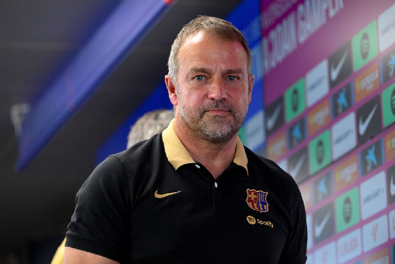 Le FC Barcelone prolonge le contrat de son entraîneur allemand Hans Flick jusqu&rsquo;en 2027.