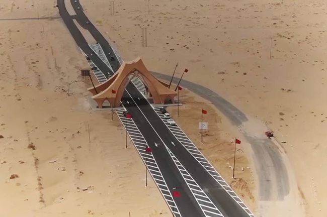 La région du Sahara : Avancement rapide des travaux de construction du plus grand pont routier du Maroc.