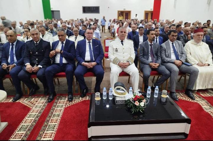 Le préfet de la province de Sidi Slimane préside la cérémonie d&rsquo;écoute du discours royal et décerne des décorations à des personnalités.