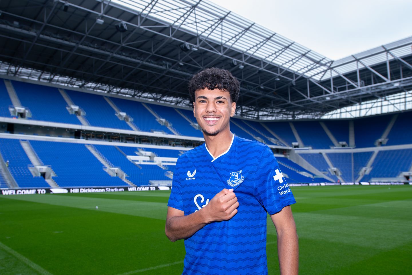Officiel : Aznou rejoint Everton