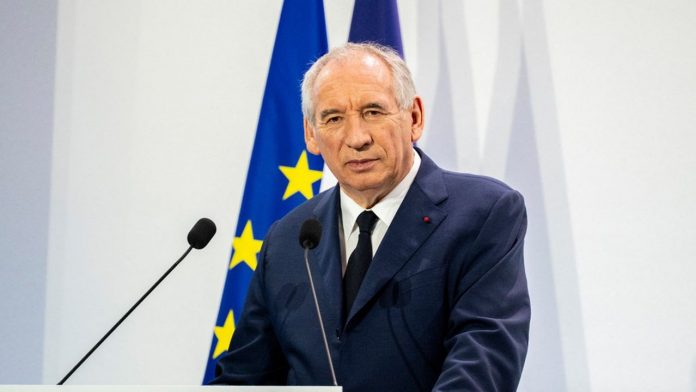 01502106259640 web tete 696x392 1