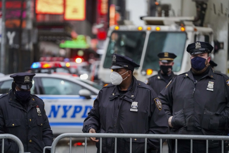 Trois morts dans une fusillade à New York