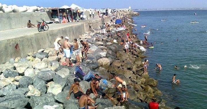 Appels à interdire la baignade à « El Moun » après le sauvetage de deux drownings.