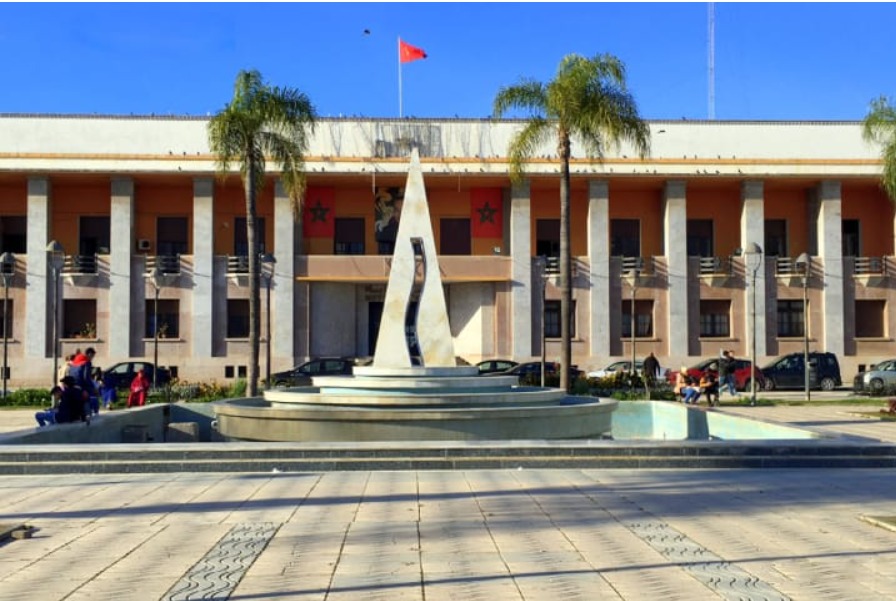 Débat sur le dossier de soutien aux associations à Kénitra : appels à l’intervention du Wali pour retarder l’approbation et réexaminer les dossiers.