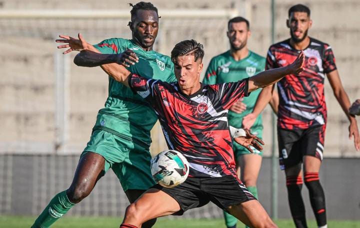 Le club de Kénitra bat le Chabab de Mohammedia et envoie un message fort avant le coup d’envoi de la saison.