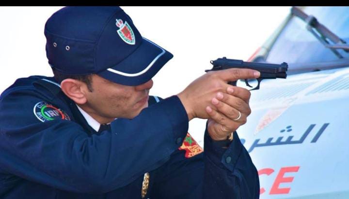 Un inspecteur de police à Rissani tire avec son arme de service pour neutraliser un individu armé et recherché par la justice.