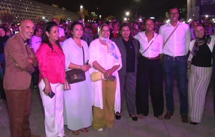 Un haut délégation française participe à l&rsquo;ouverture du Festival de Kénitra et salue les initiatives culturelles marocaines.