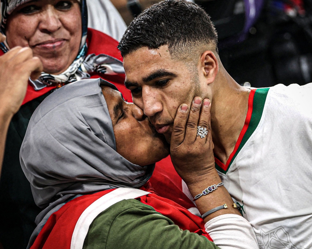 Unis pour Hakimi : Une campagne de solidarité face à des accusations controversées avant la course au Ballon d&rsquo;Or