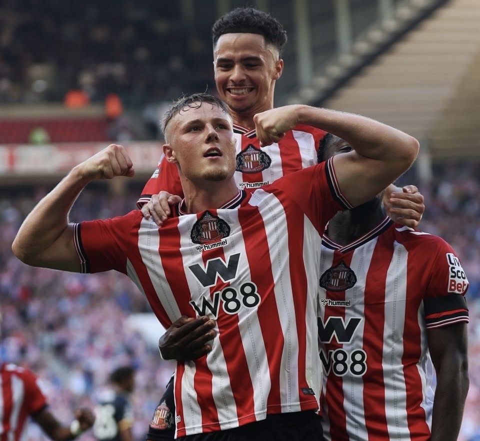 Le jeune talent Chams Eddine Talbi fait ses débuts en Premier League avec une passe décisive.