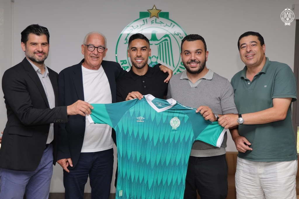 Officiellement, le Raja recrute Khafi