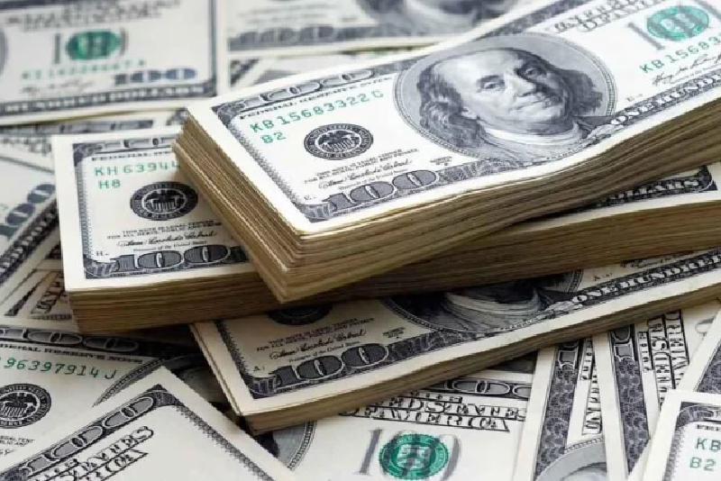 Le dollar recule face aux prévisions de baisse des taux d&rsquo;intérêt américains en décembre