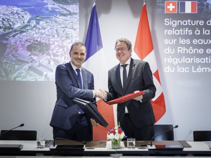 La Suisse et la France renforcent leur coopération environnementale par deux accords sur la gestion du Rhin et du lac Léman.