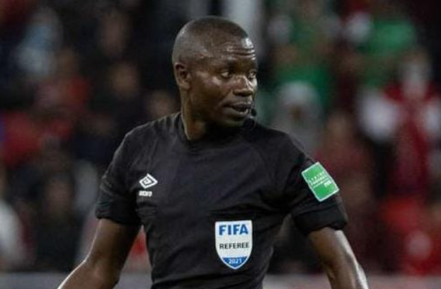 Ndala dirige le match entre le Maroc et le Niger lors des éliminatoires de la Coupe du Monde 2026.