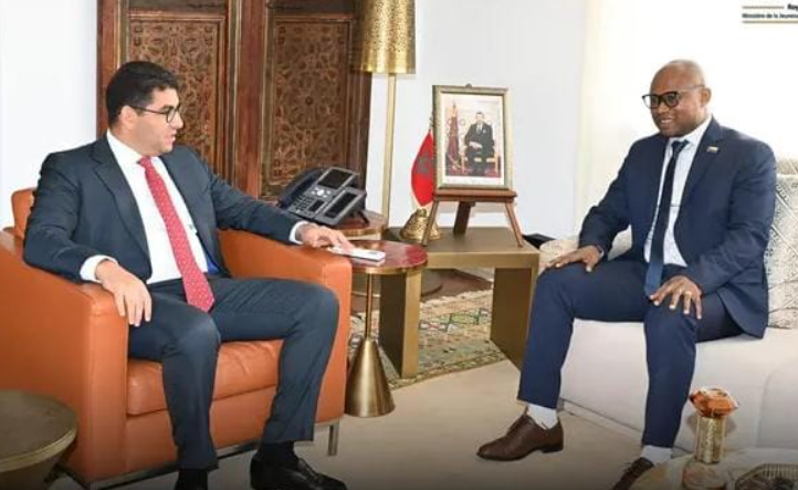 Bensaïd discute avec son homologue comorien de la mise en œuvre de l&rsquo;accord de coopération et du lancement du projet de Maison des Jeunes à Moroni