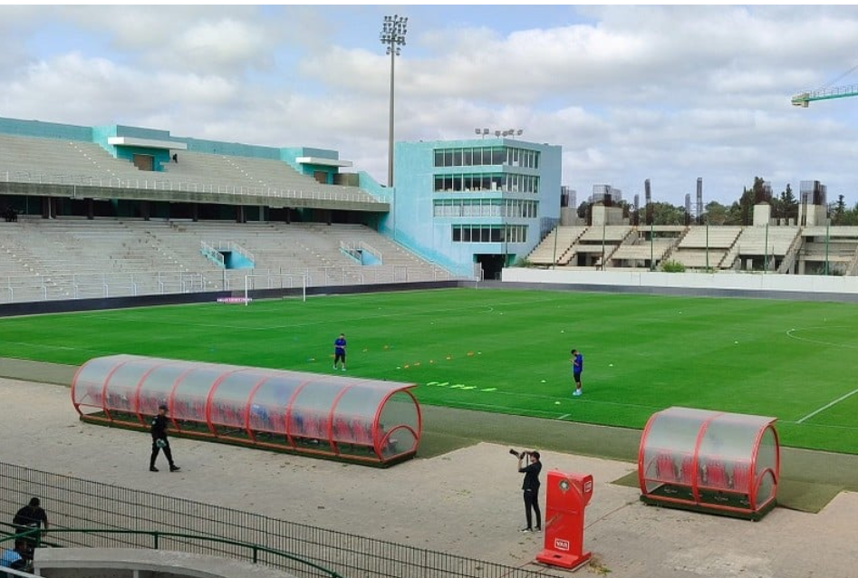 L&rsquo;AS FAR reçoit le Raja au stade municipal de Kénitra lors de la première journée de la Botola Pro.
