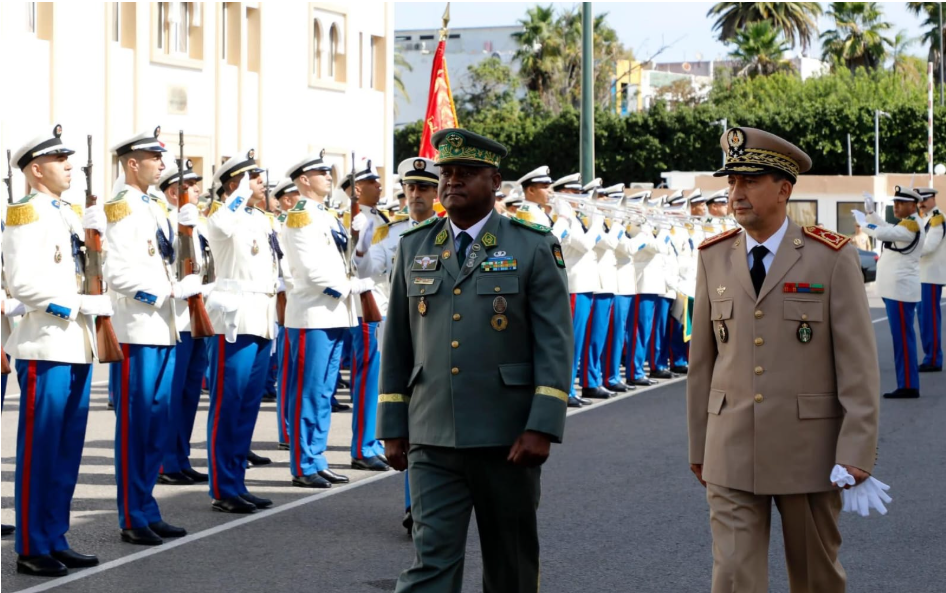 Instructions royales : l’Inspecteur général des Forces armées royales reçoit le Chef d’état-major des armées du Niger.