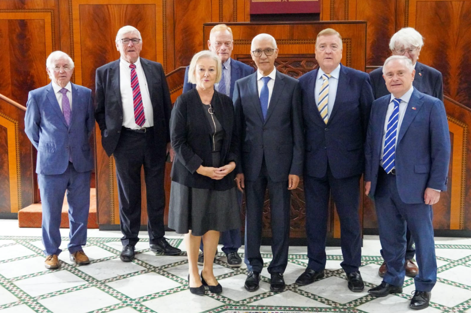 Rachid Talbi Alami reçoit une délégation d&rsquo;anciens parlementaires irlandais pour renforcer la coopération parlementaire.