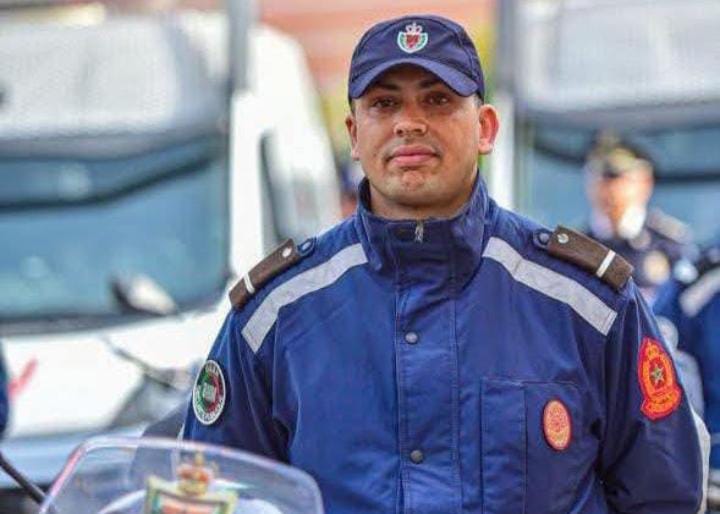 Le directeur général de la sécurité nationale accorde une promotion exceptionnelle à un policier décédé en service.