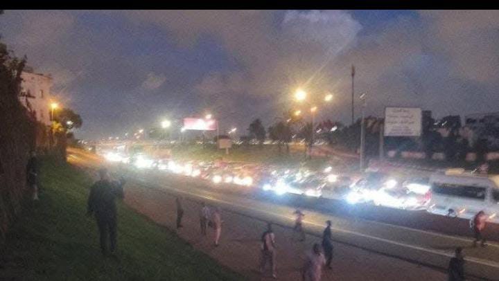 Casablanca : Arrestation de 21 jeunes après des manifestations non autorisées ayant provoqué des troubles sur l’autoroute à l’entrée de la Cité d’Al-Hadia