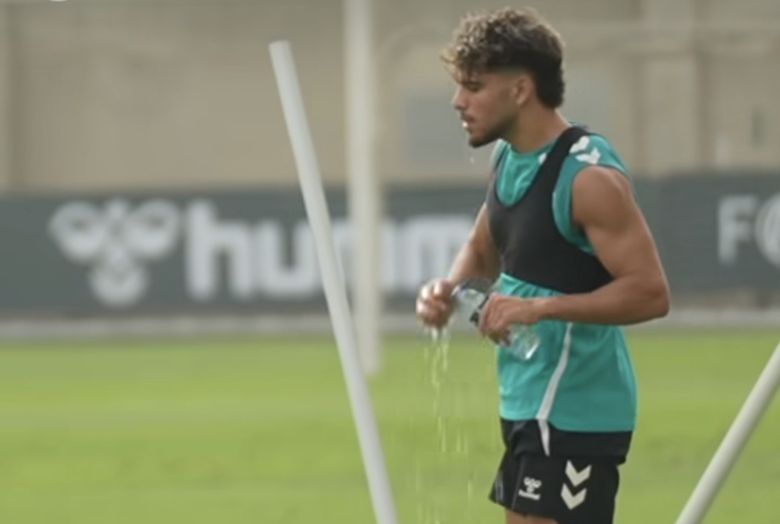 Le retour en forme d&rsquo;Abdessamad Azilzouli : il retrouve le Betis après trois mois d&rsquo;absence.