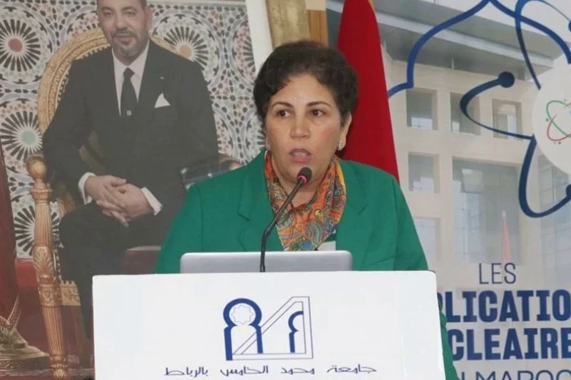 Une Marocaine fait sensation en prenant la présidence du Conseil international des associations nucléaires.