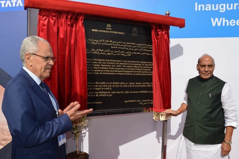 Le Maroc et l’Inde inaugurent une nouvelle usine de véhicules blindés de combat à Berrechid.
