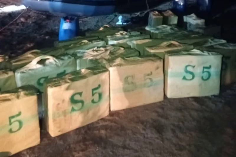 Opération majeure de démantèlement d&rsquo;un réseau international de trafic de drogue : saisie de 5 tonnes de résine de cannabis au large de Tan-Tan